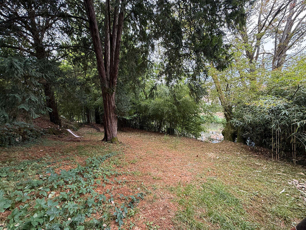 FIGEAC - Appartement T4  de 112 m² avec Jardin en Bord de Célé, Garage et Cave - photo 12