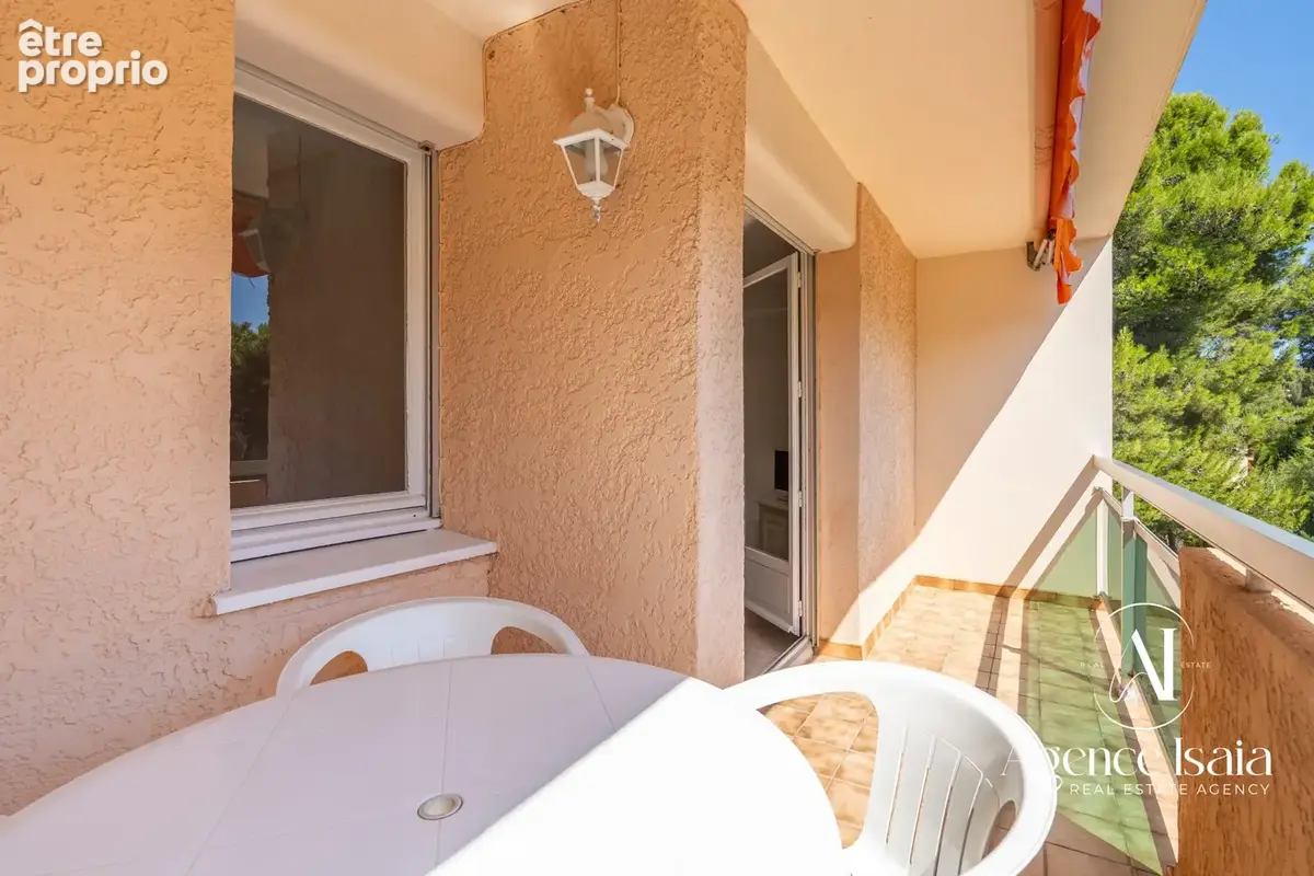 Appartement 29 m² à Bormes-Les-Mimosas  - photo 2