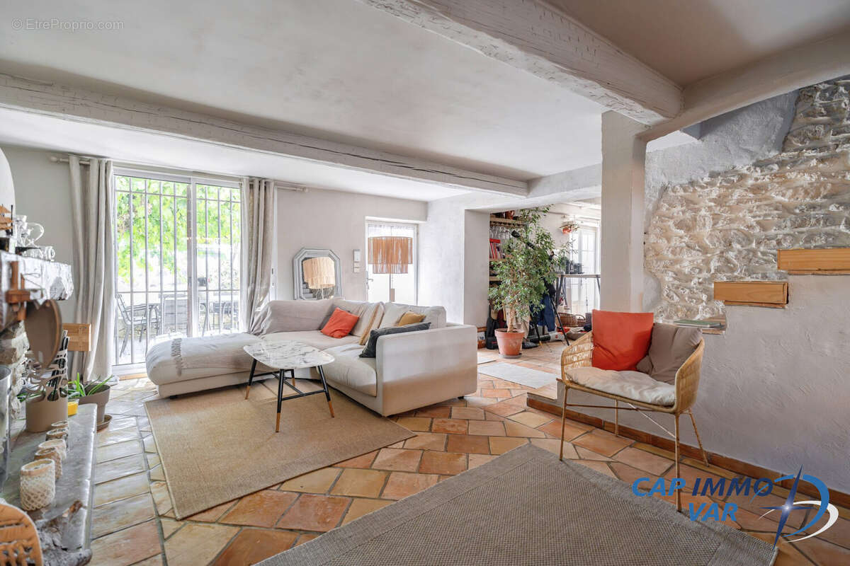 Maison à LE CASTELLET