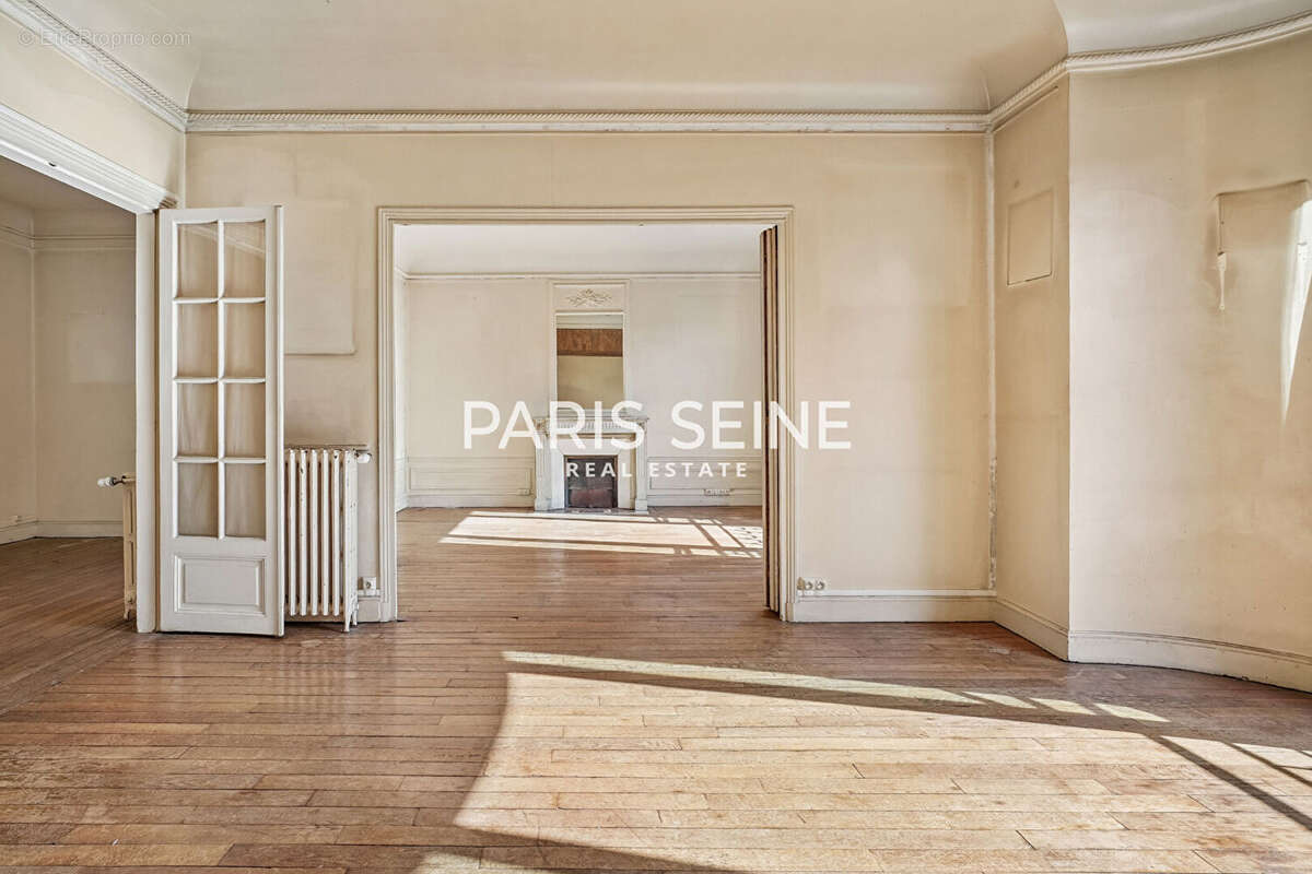 Appartement à PARIS-7E