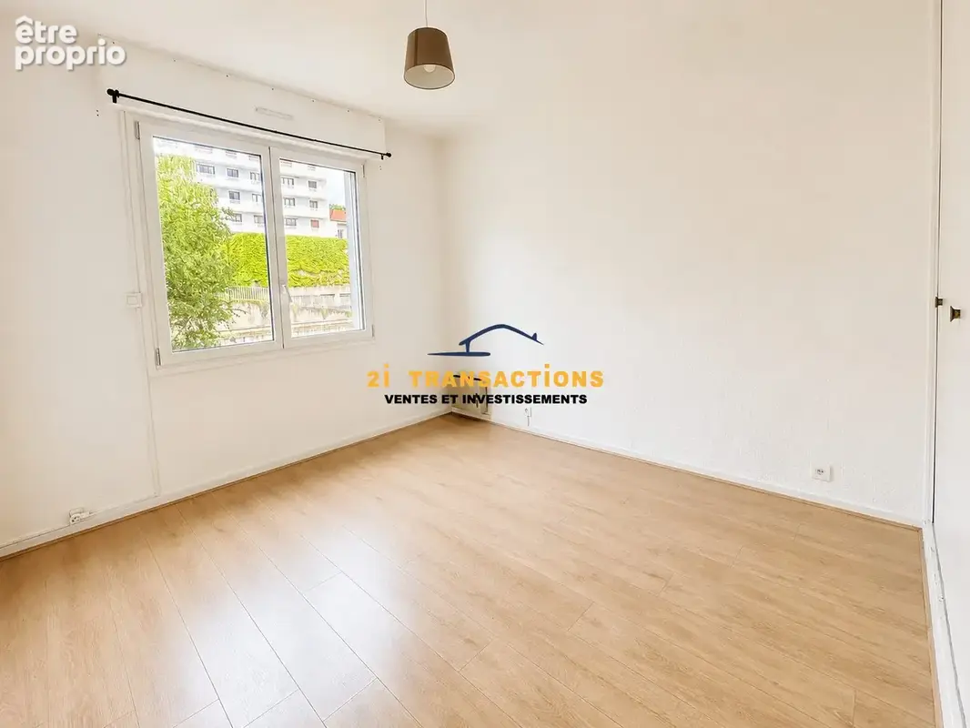 Appartement 108 m² à Saint-Etienne  - photo 9