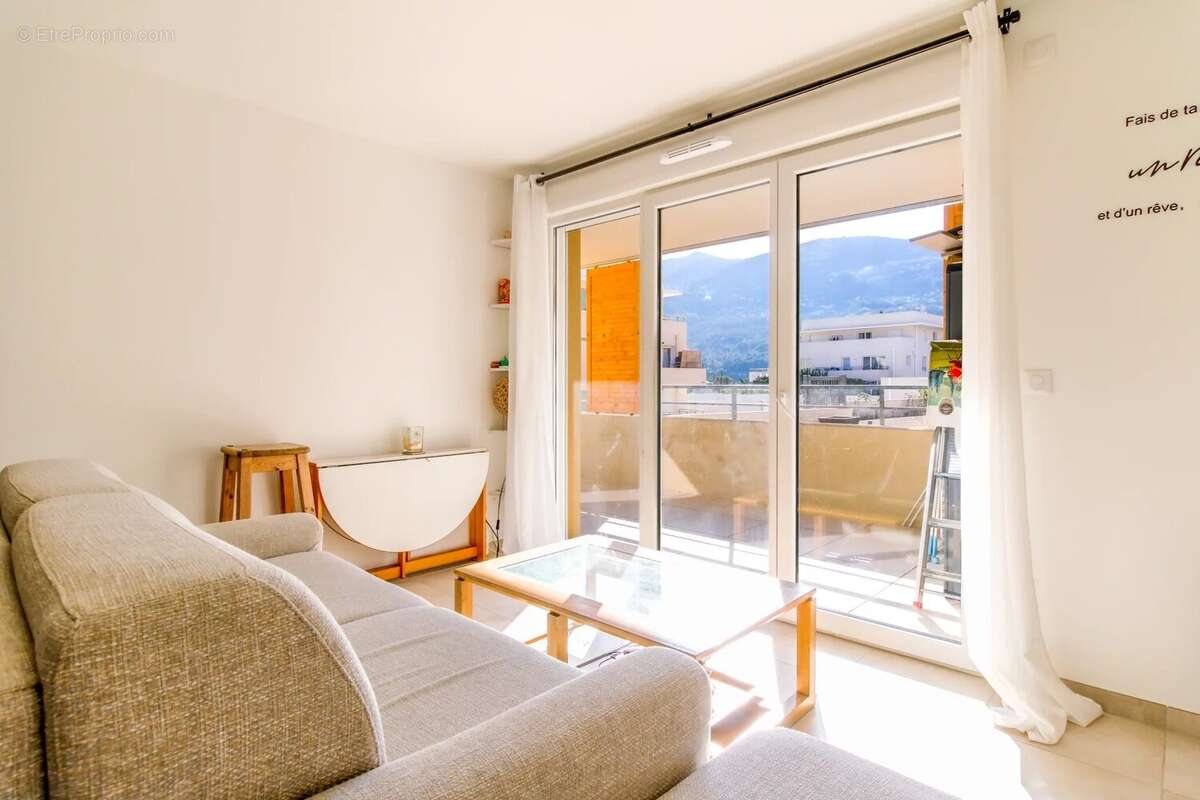Appartement à SAINT-MARTIN-DU-VAR