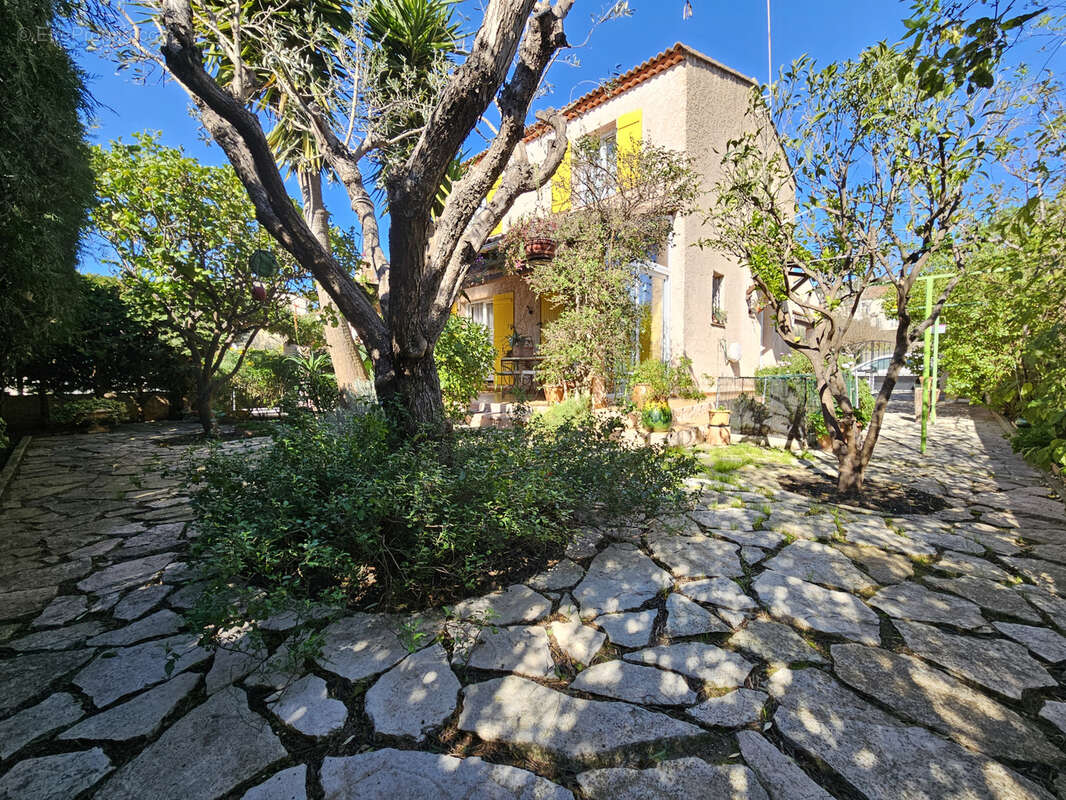 Autre à HYERES
