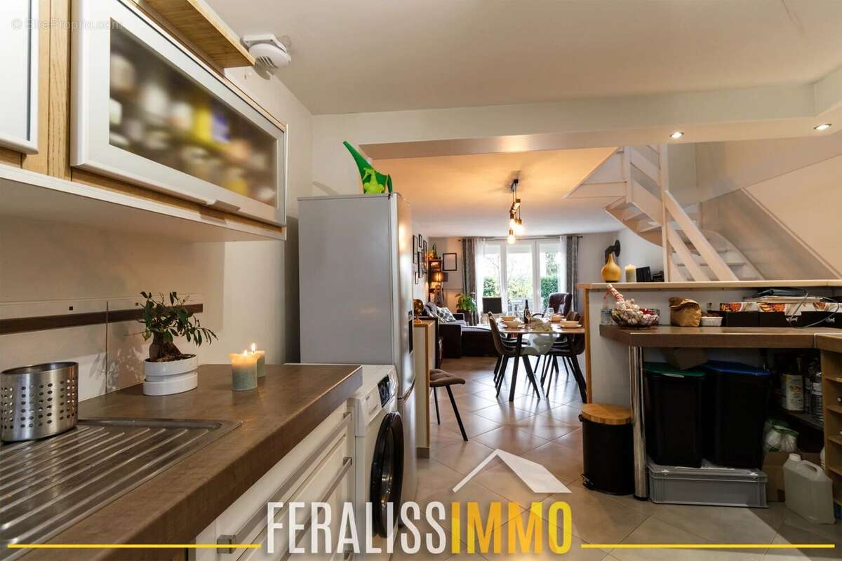 Maison à JOUY-LE-MOUTIER