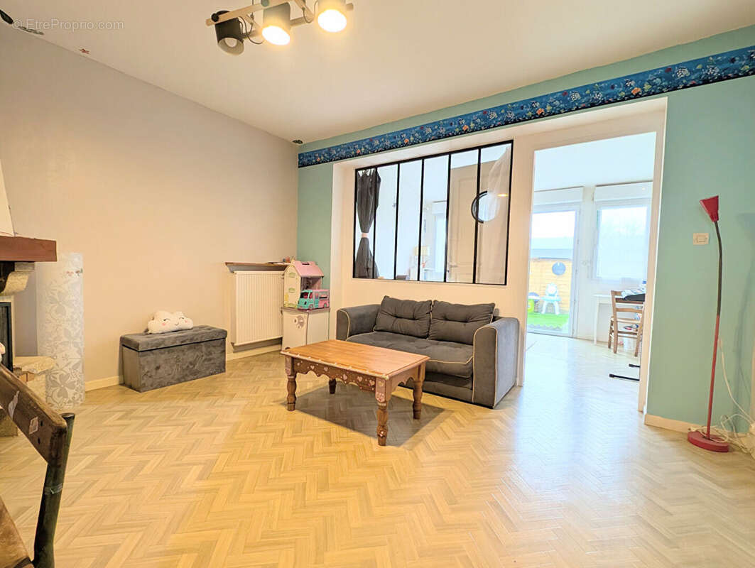 Maison à LES PONTS-DE-CE