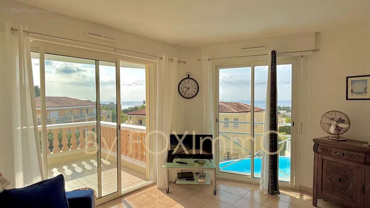 Nice - Corniche Bellevue -  Vue Mer,  3P, calme, avant dernier étage, terrasse, box - photo 4