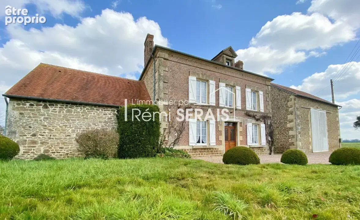 Propriété de caractère avec dépendances à vendre - photo 2