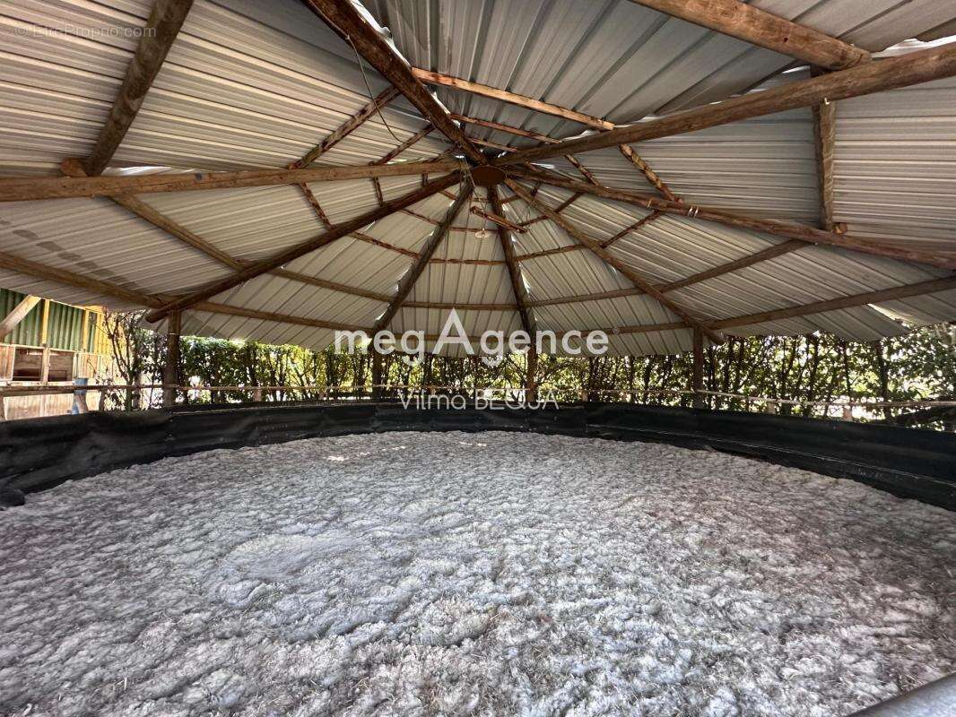 Maison à THORIGNY-SUR-OREUSE