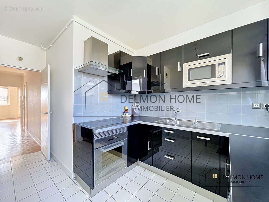 Appartement à COURBEVOIE