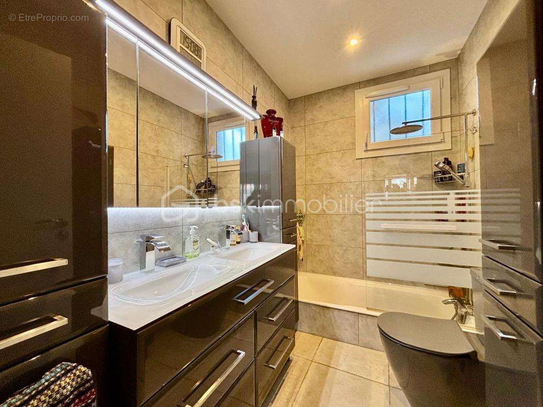 Maison à BONNEUIL-SUR-MARNE