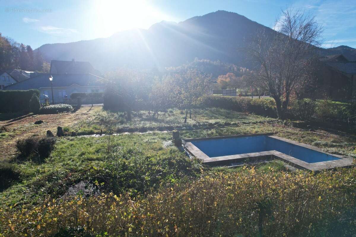 Terrain à VILLE-EN-SALLAZ