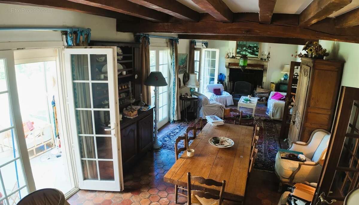 Maison à CLAIREFONTAINE-EN-YVELINES