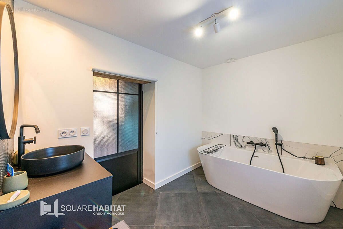 Maison à SAINT-AMAND-LES-EAUX