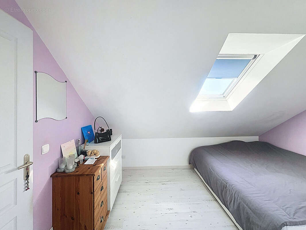 Maison à REZONVILLE