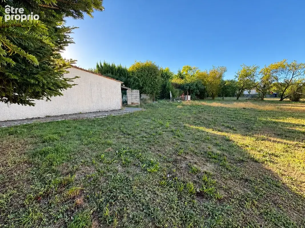 Photo Terrain à Tonnay-Charente au prix de 58 000€