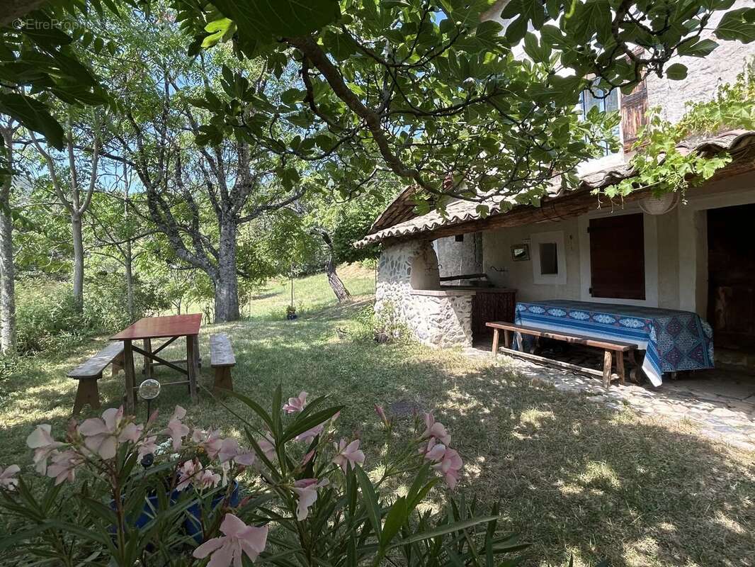 EXCLUSIVITÉ Maison en pierre 335m2 avec 1ha - 04 Alpes-de-Haute-Provence - photo 45