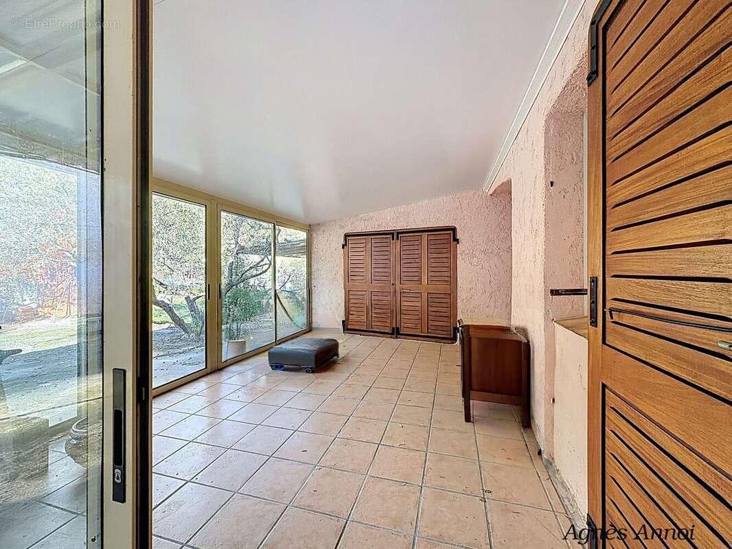 Maison 109 m² à Meounes-Les-Montrieux  - photo 89