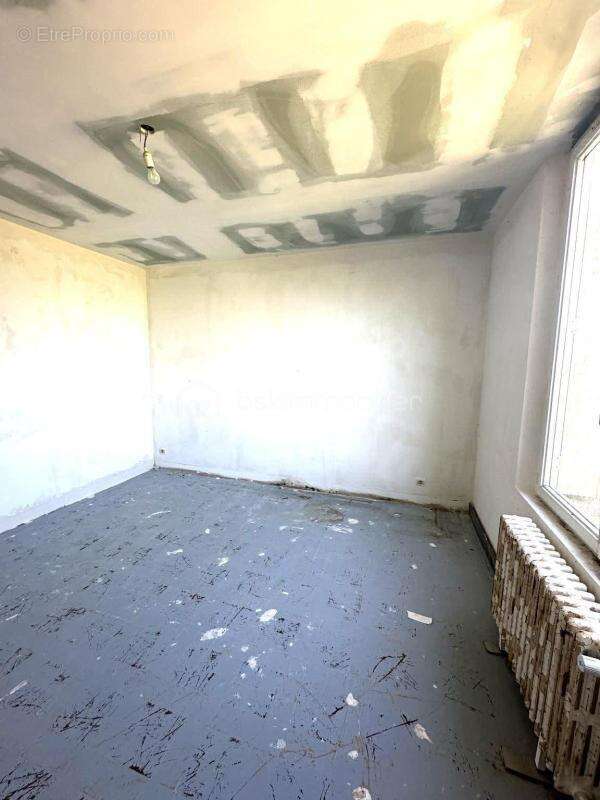 Maison à SAINT-LAURENT-EN-GATINES