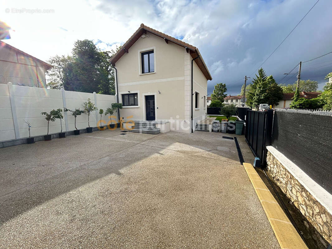 Maison à VILLENEUVE-LE-ROI