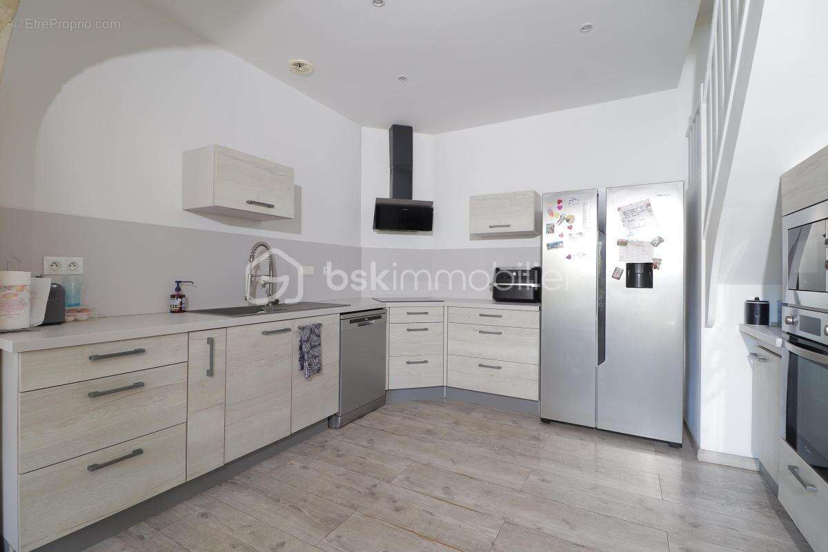 Maison à SAINT-LAURENT-D'AIGOUZE