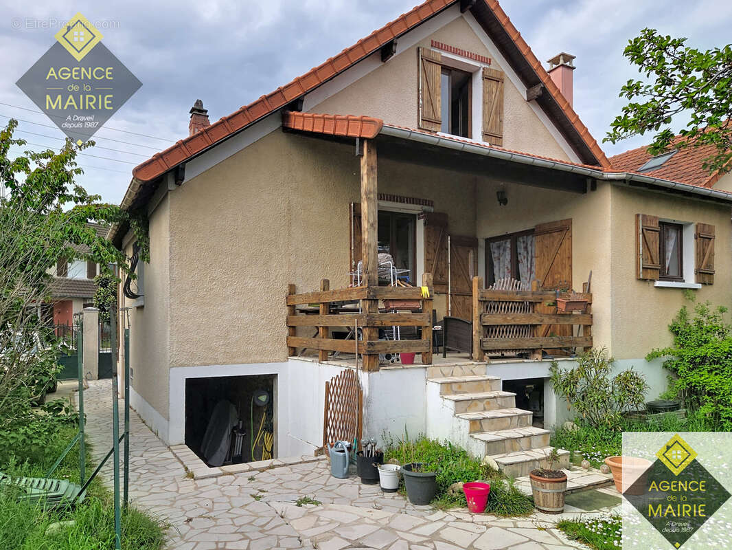 Maison à VIGNEUX-SUR-SEINE