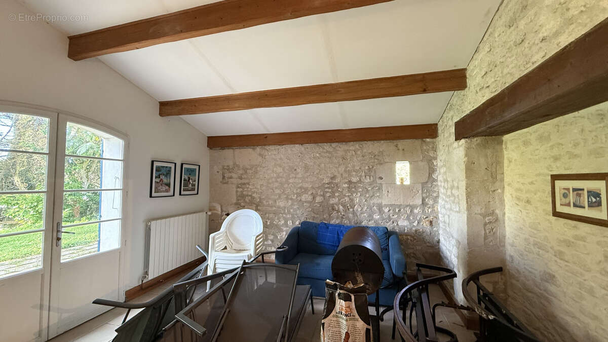 Maison à MORTAGNE-SUR-GIRONDE