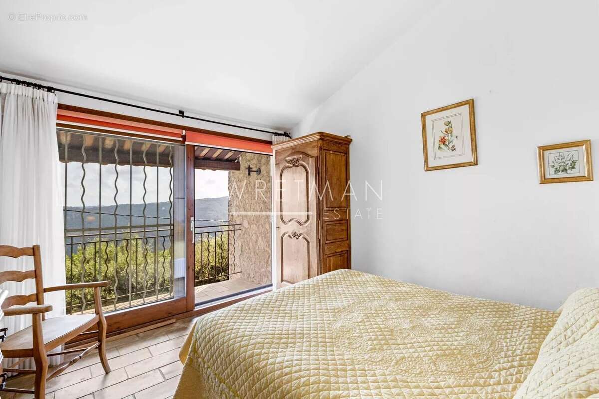 Maison à TOURRETTES-SUR-LOUP