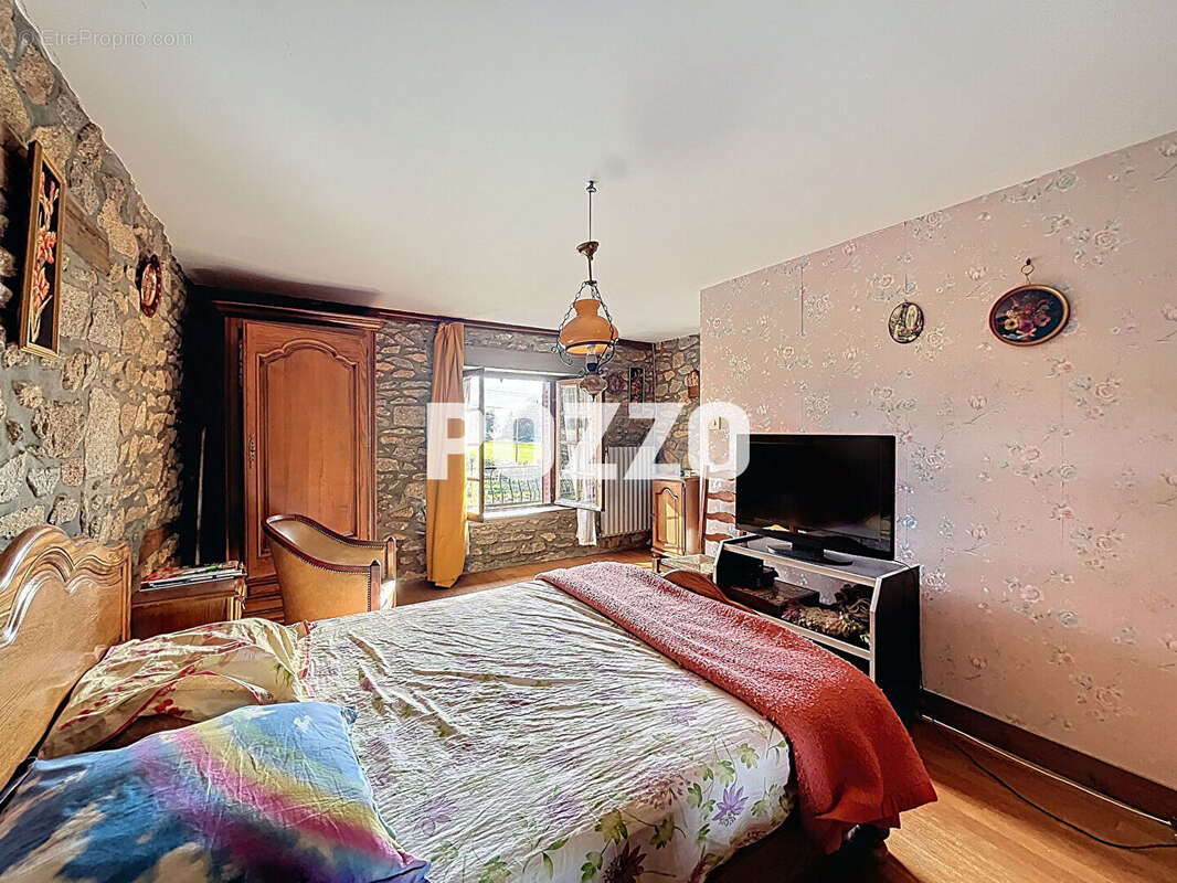 Maison à LOUVIGNE-DU-DESERT