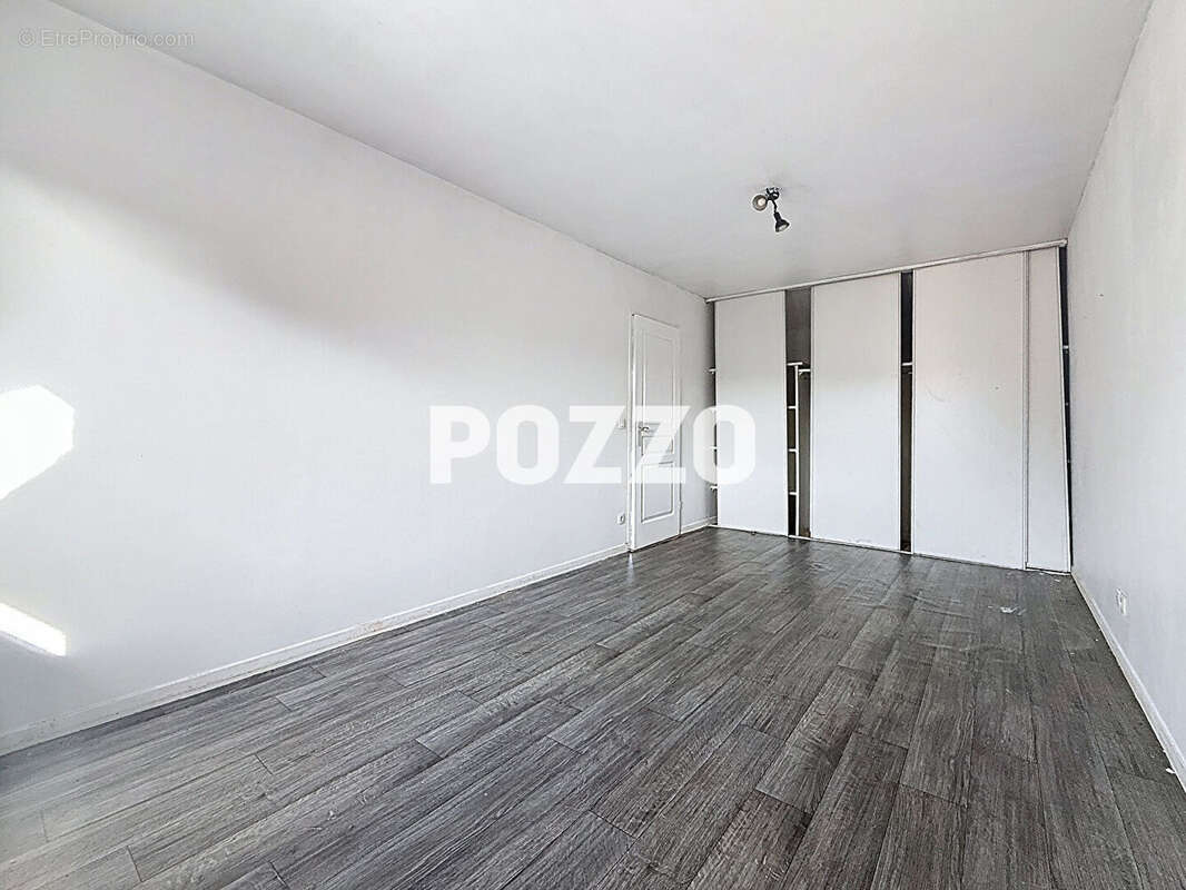 Maison à LA RIVIERE-SAINT-SAUVEUR