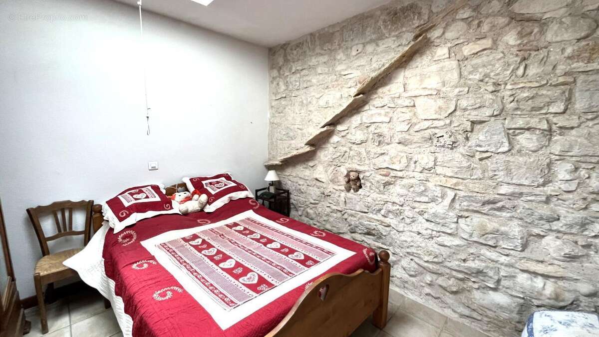 Veyziat - Oyonnax - Maison de village, 100 m²,  avec belle terrasse, terrain et garage - photo 9