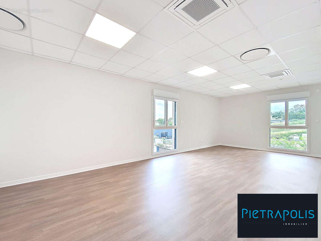 Commerce 46 m² à Is-Sur-Tille  - photo 4