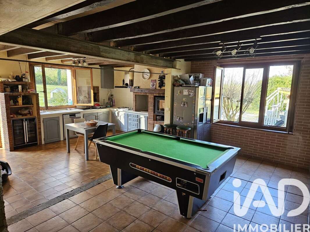Maison 238 m² à Angeville  - photo 2