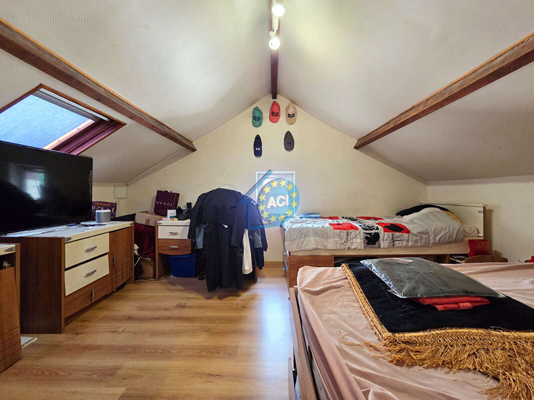 Maison à FOLLAINVILLE-DENNEMONT