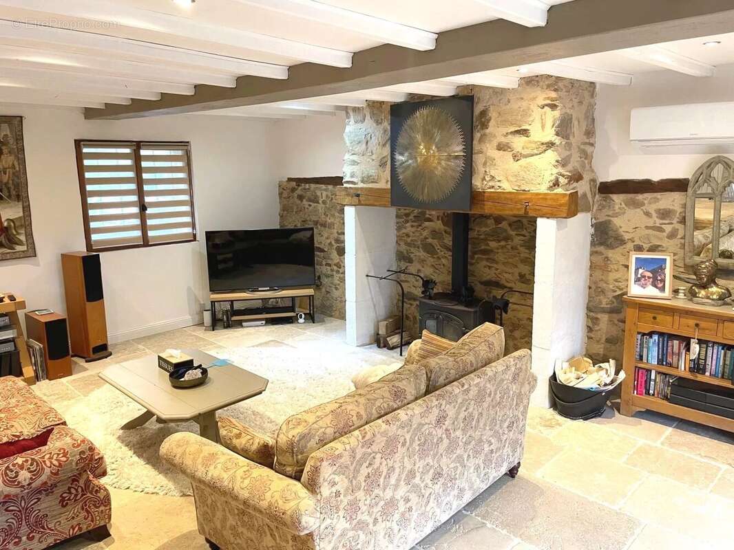 Maison perigourdine renovée avec grange, piscine et beau jardin - photo 6
