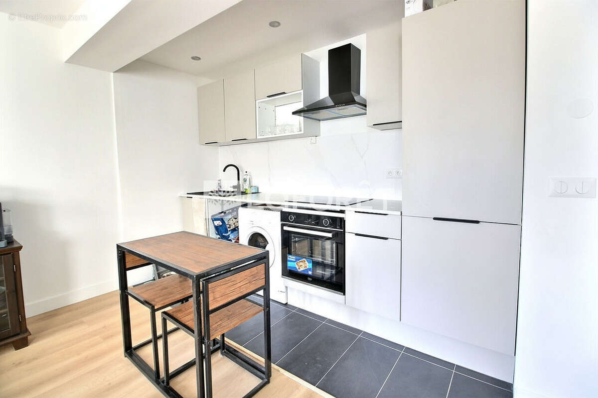 Appartement à VILLENEUVE-LA-GARENNE