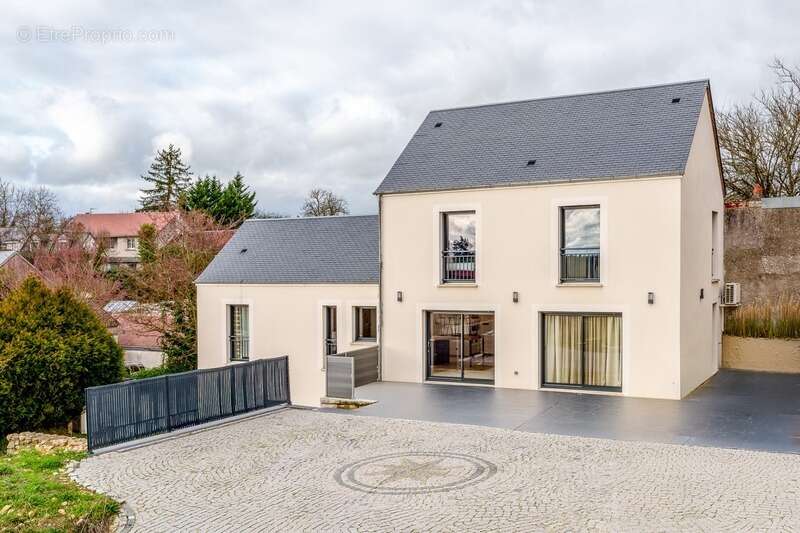 Maison à MONTLOUIS-SUR-LOIRE