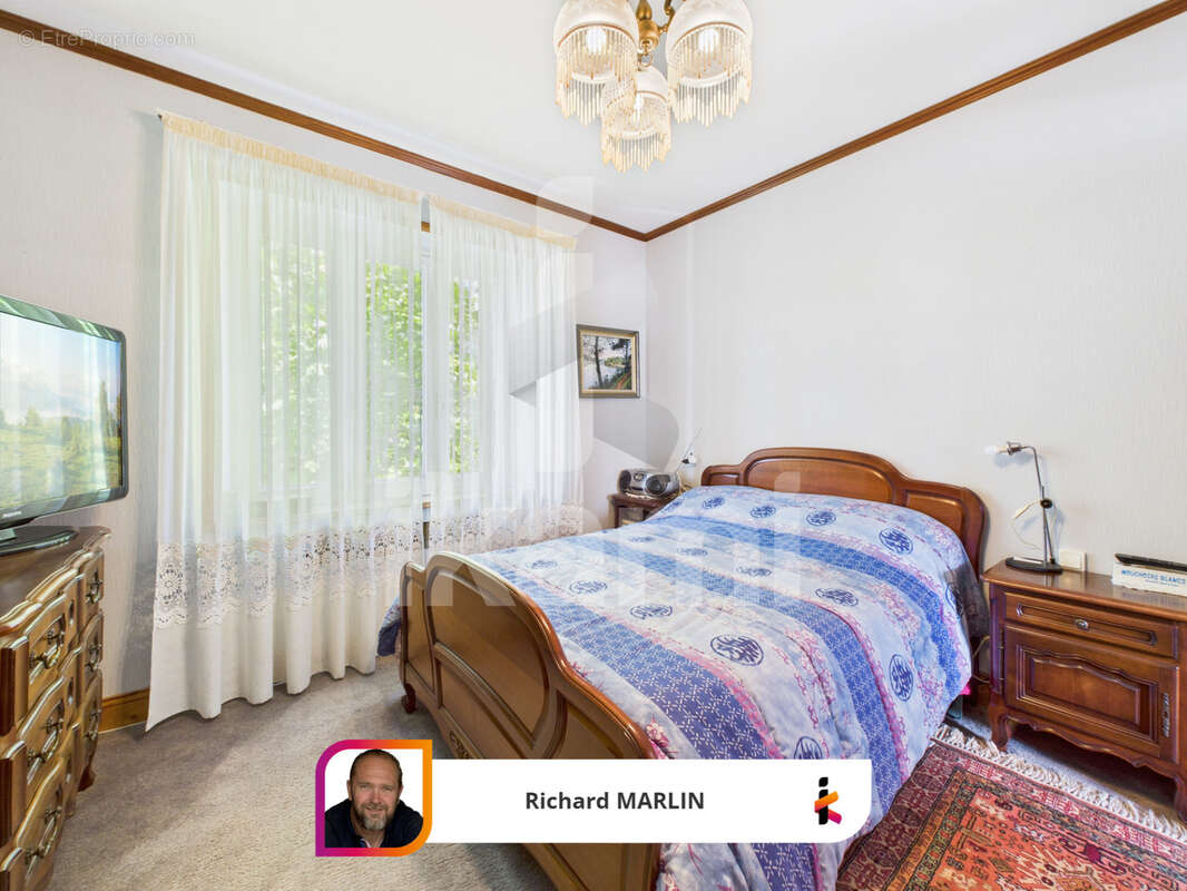 Maison à CHATEAUNEUF-DU-FAOU