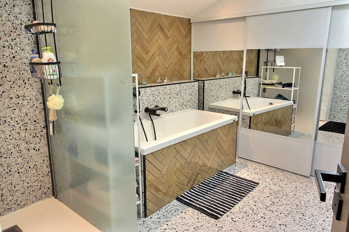 Appartement à PLAN-DE-CUQUES