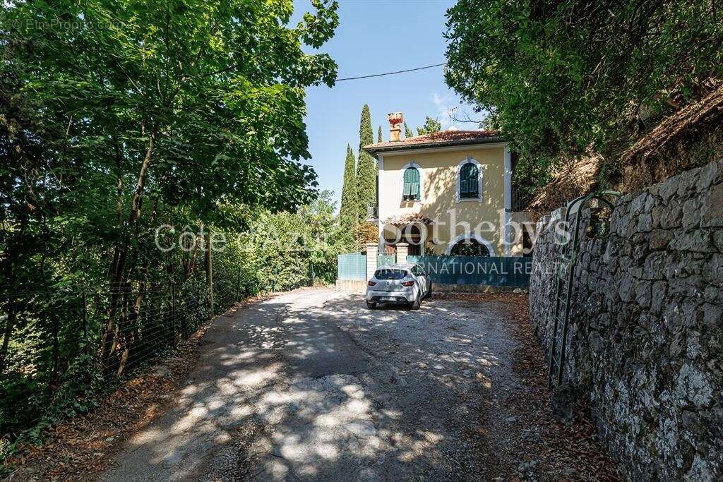 Terrain à ASPREMONT