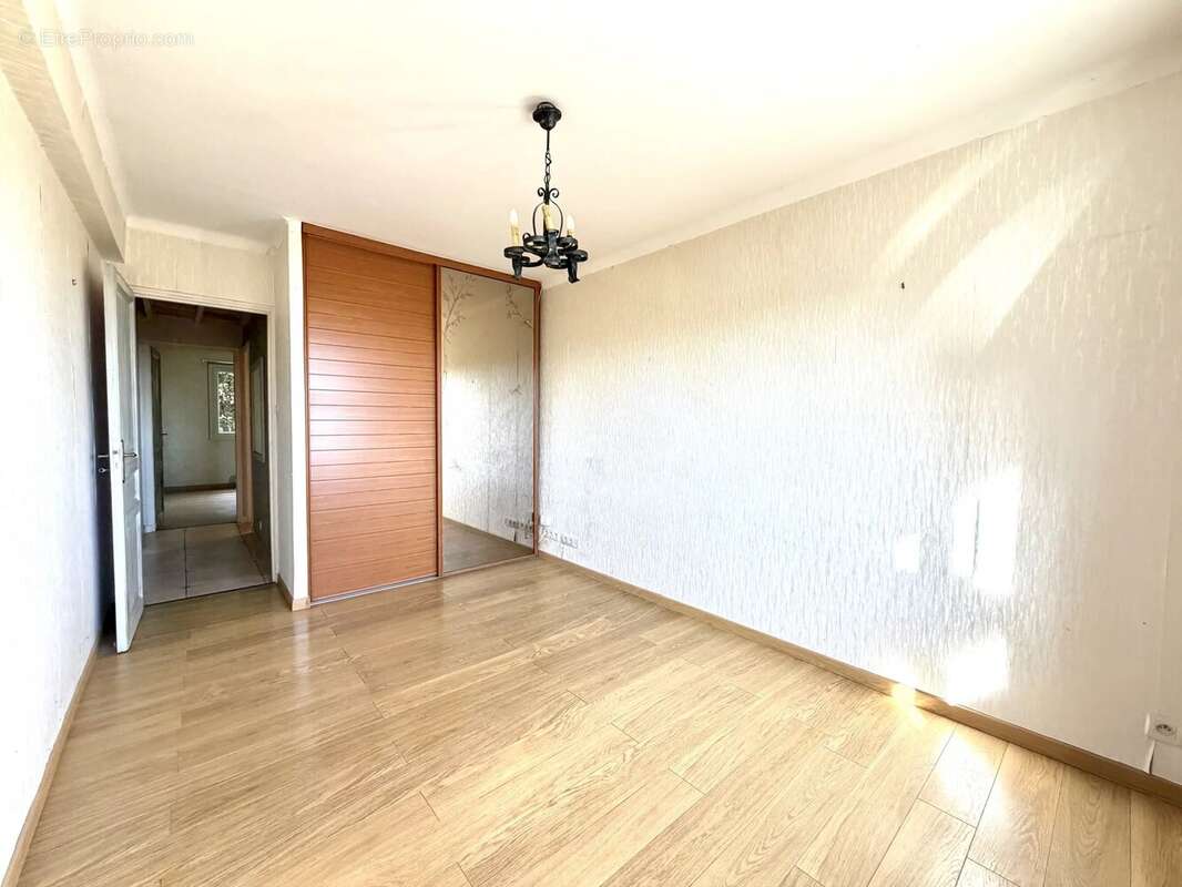 Appartement à VENCE