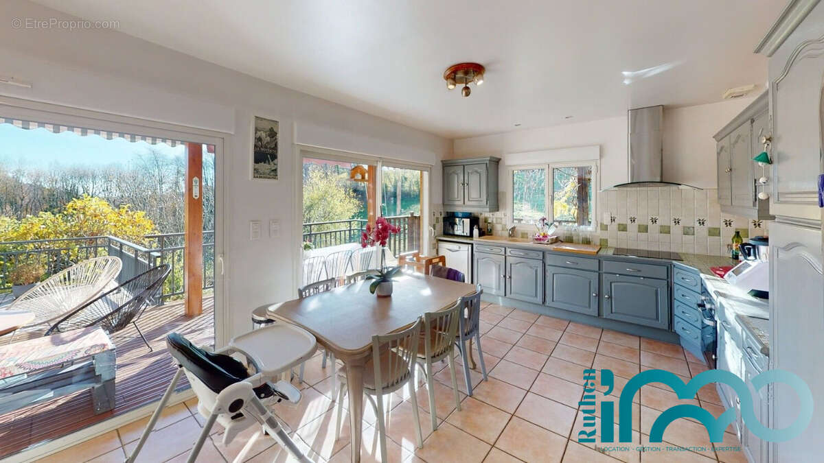 Maison à RIEUPEYROUX