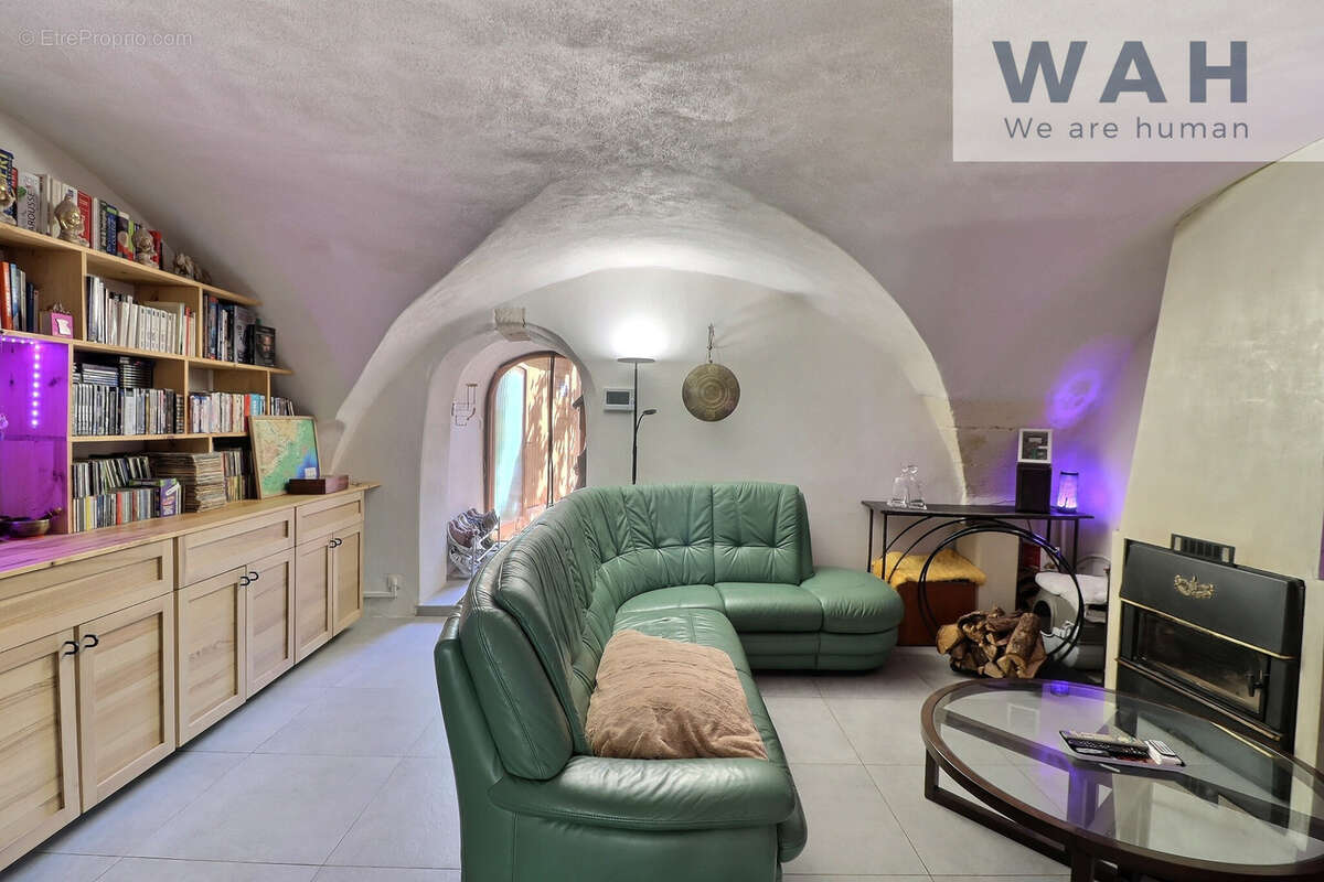 Maison à SAINT-BRES