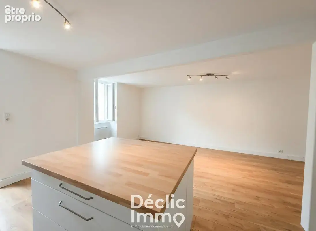 Maison en pierres mitoyenne - photo 1