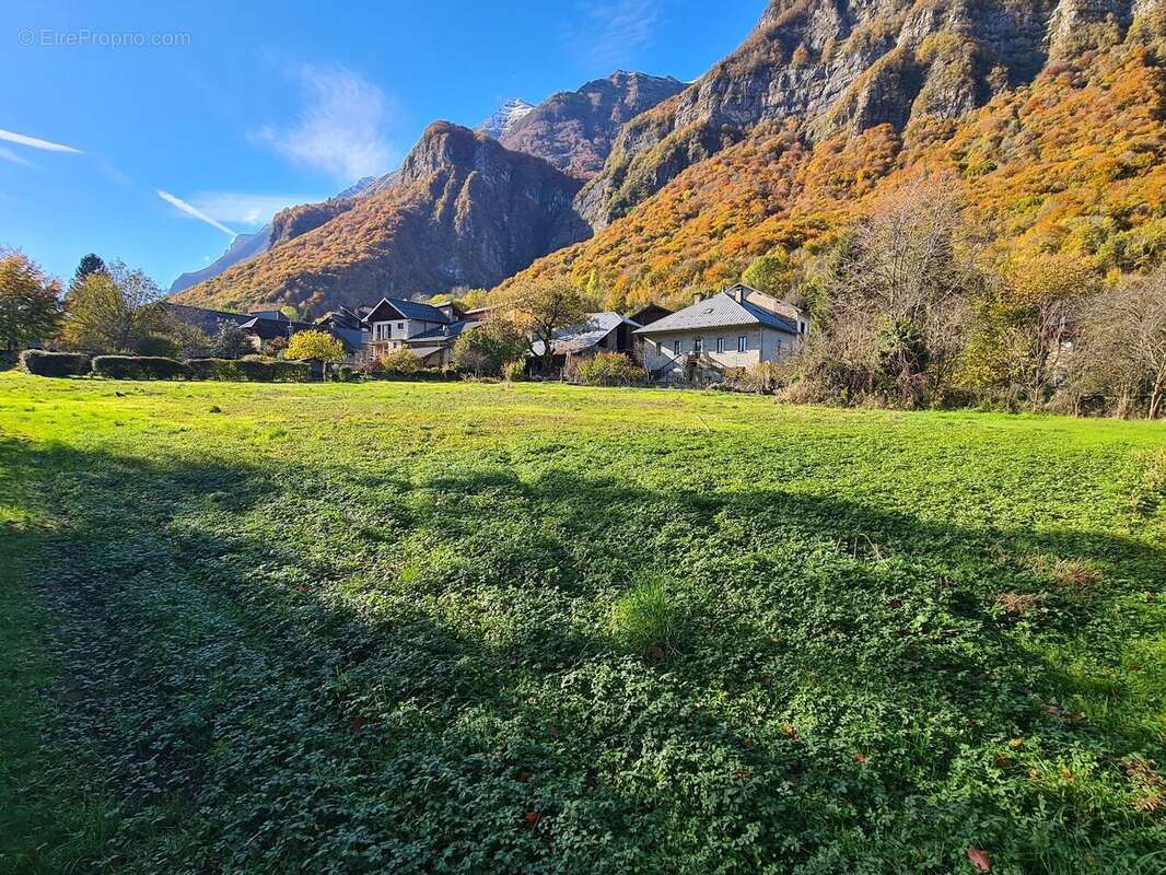 Terrain à MONTAILLEUR