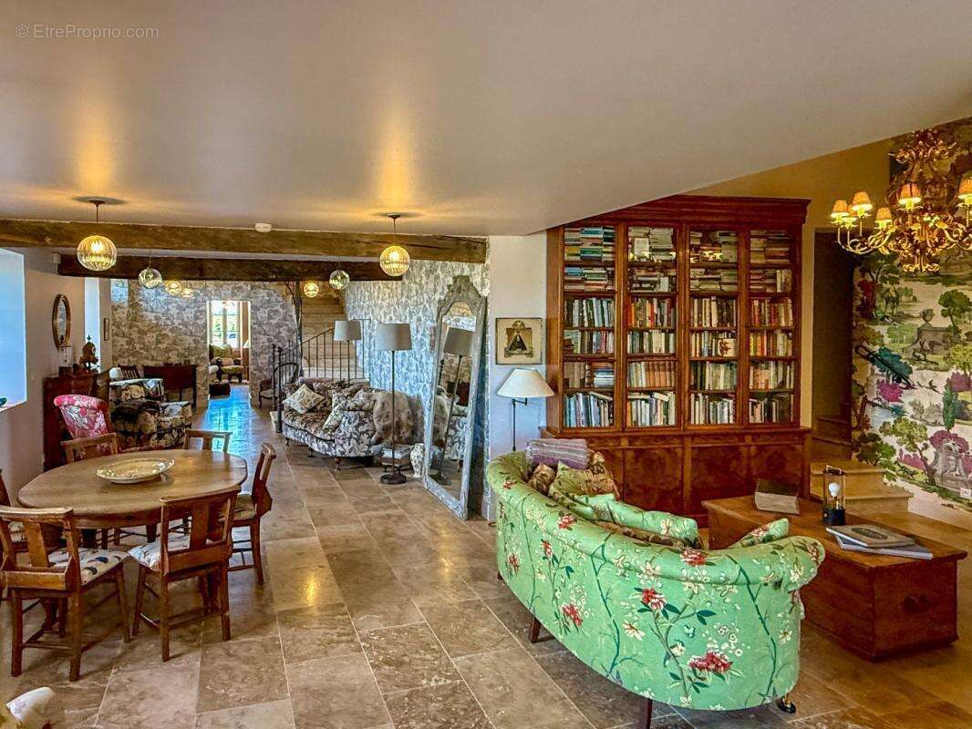 Idylle rurale, somptueuse maison en pierre sur 1,8 hectares de terrain - photo 4