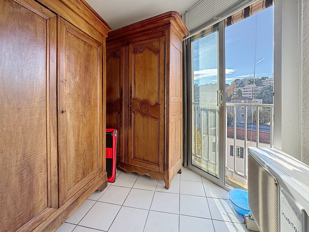 Appartement à OULLINS