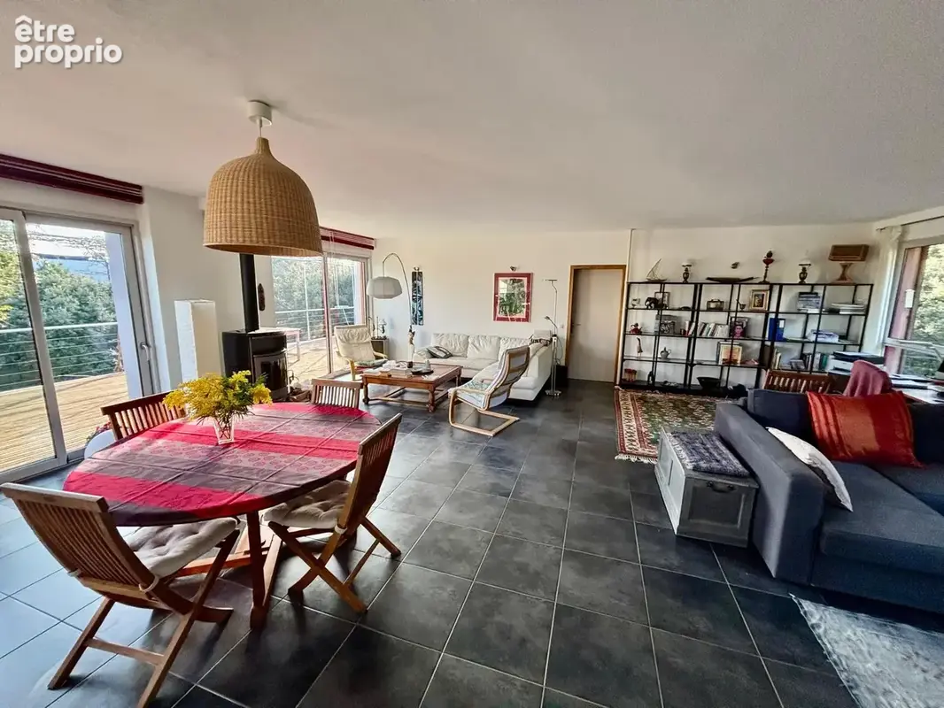 GRIGNAN - Villa contemporaine avec piscine et VUE sur 4000m2 - photo 3