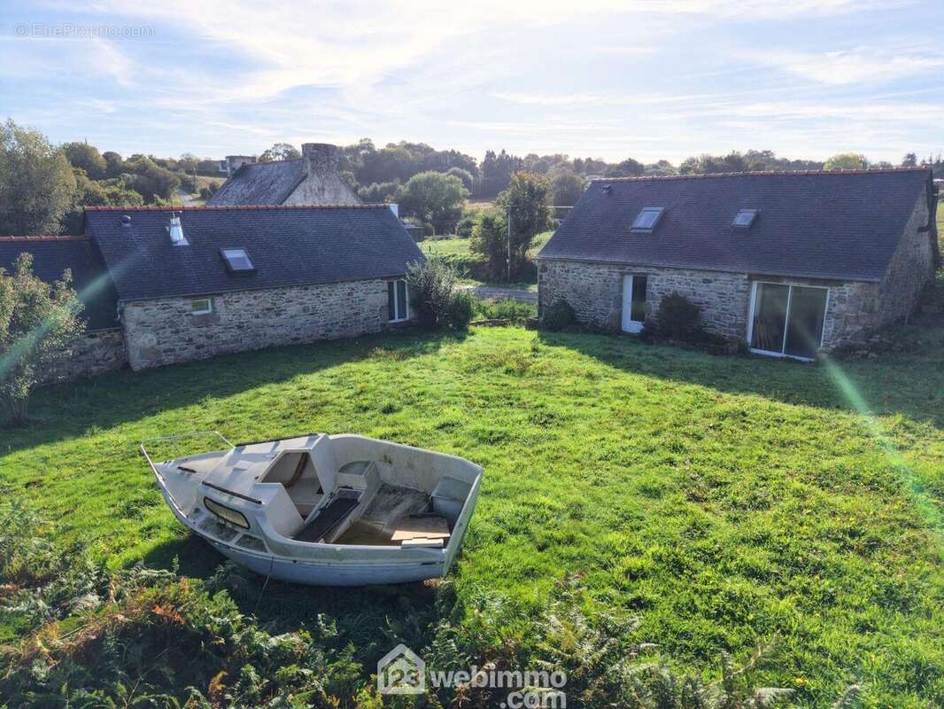 Maison à PLOUEGAT-MOYSAN