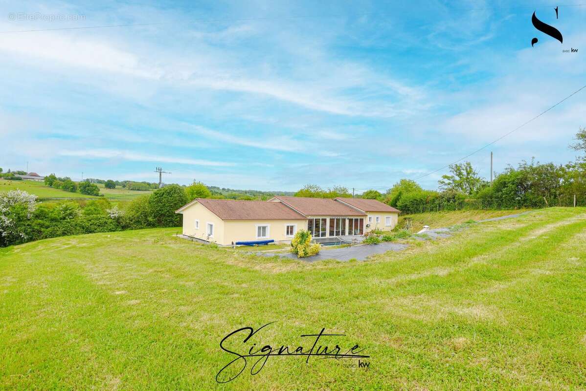 Maison à SAINT-HILAIRE-BONNEVAL