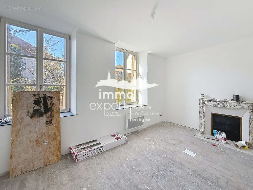 Appartement à MIRECOURT